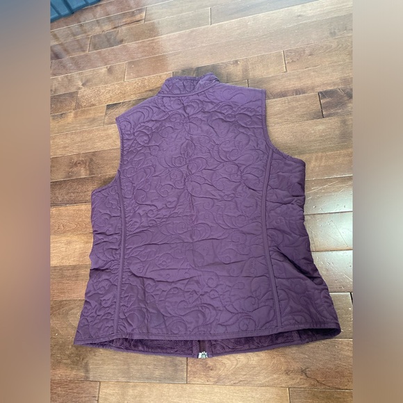 Women's Woolrich Dark Wineberry Color Vest Womens Size M - Picture 2 of 14